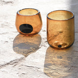 Vaso de vidrio soplado colección KIIN short wolis color ámbar con mancha cobalto