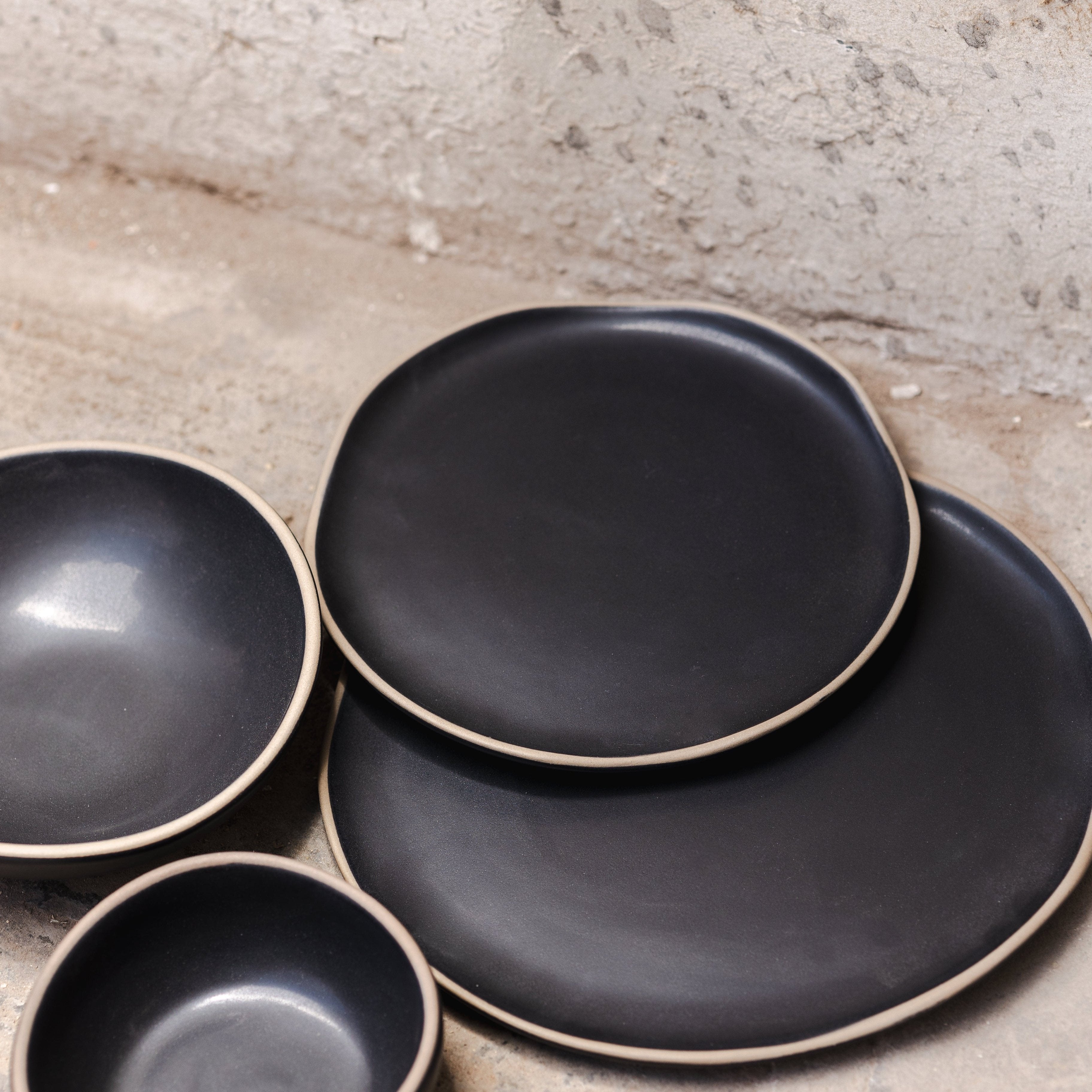 Set of 4 Black Kobe Salad Bowls