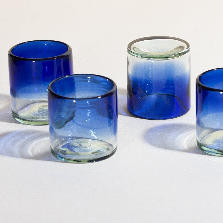 Vasos old fashioned de vidrio soplado difuminado azul cobalto
